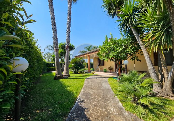Villa a Cutrofiano, Lecce, Cutrofiano - € 350.000 | Ref:  VL003 - foto 1